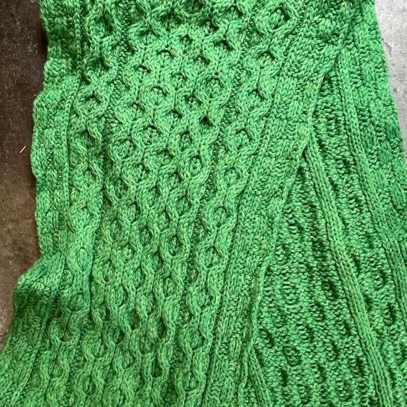 Aran Crafts Ireland Green 100% Merino Wool Cable Knit Scarf Honeycomb Stitch - Picture 3 of 5